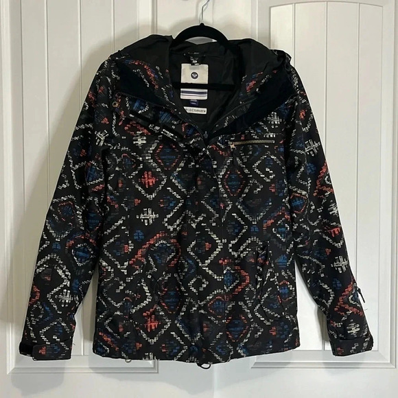 Roxy women’s winter coat. Black tribal print. Like new!! Small - Picture 1 of 12